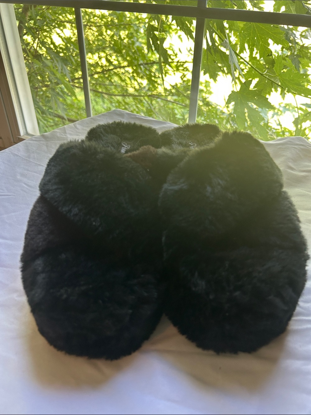 Plush Black Faux Fur Slippers Victoria’s Secret pink platforms size large